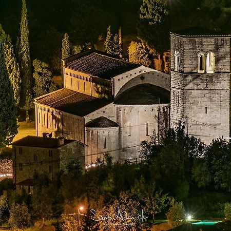 Casa Vacanze La Tosca Castelvecchio  Екстер'єр фото